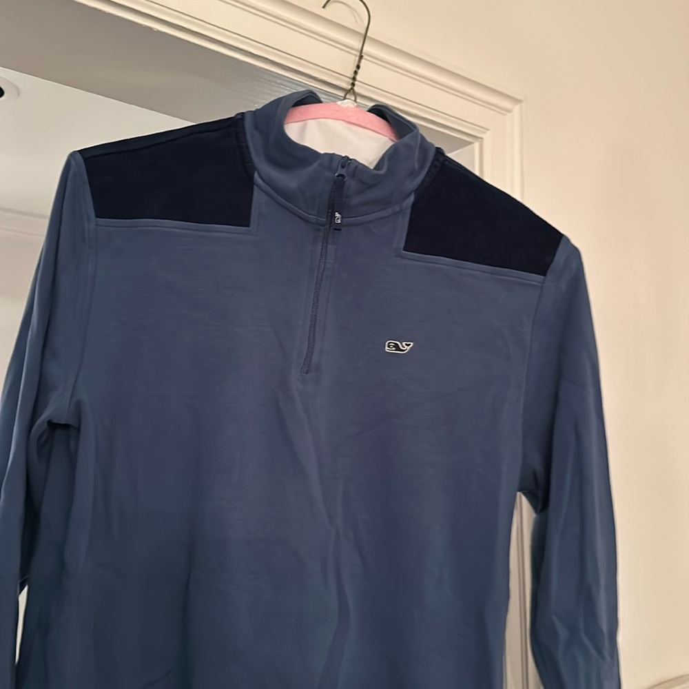 Vineyard Vines 3/4 zip. Blue cotton with corduroy shoulders. Adult small.